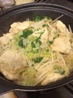 白菜もやし鶏だんごのにんにく味噌鍋-レシピのメイン写真