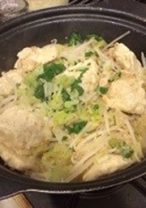 白菜もやし鶏だんごのにんにく味噌鍋-レシピのメイン写真