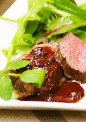 レーズンと赤ワインのステーキソース-レシピのメイン写真