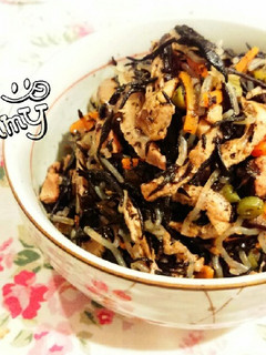 鶏肉&白滝でボリュームUP♡ひじきの煮物-レシピのメイン写真