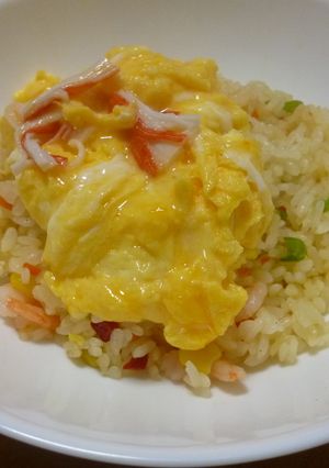 スクランブルエッグのせピラフ-レシピのメイン写真
