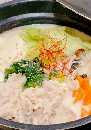 夕飯にもピッタリ！豚バラとレタスの豆乳鍋-レシピのメイン写真