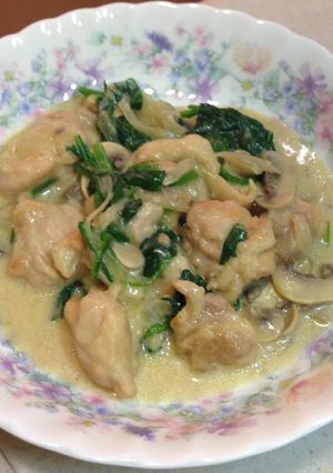 鳥もも肉とほうれん草のミルク煮込み-レシピのメイン写真