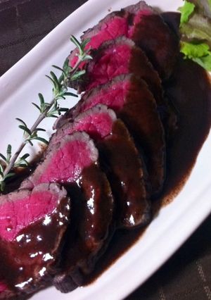 ローストビーフ　グレイビーソース添え-レシピのメイン写真