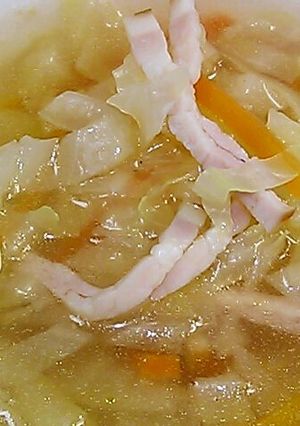 ☆キャベツとベーコンのコンソメスープ☆-レシピのメイン写真