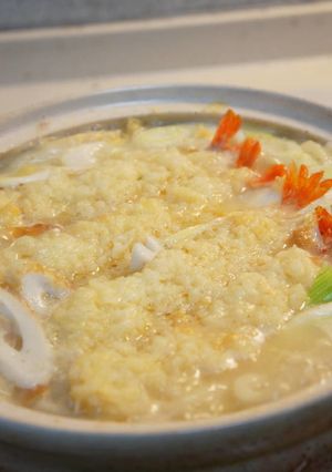 土鍋で、具沢山の味噌煮込みうどん-レシピのメイン写真