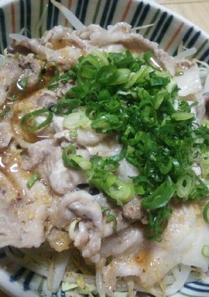 簡単すぎる！キャベツともやしと豚バラ蒸し-レシピのメイン写真