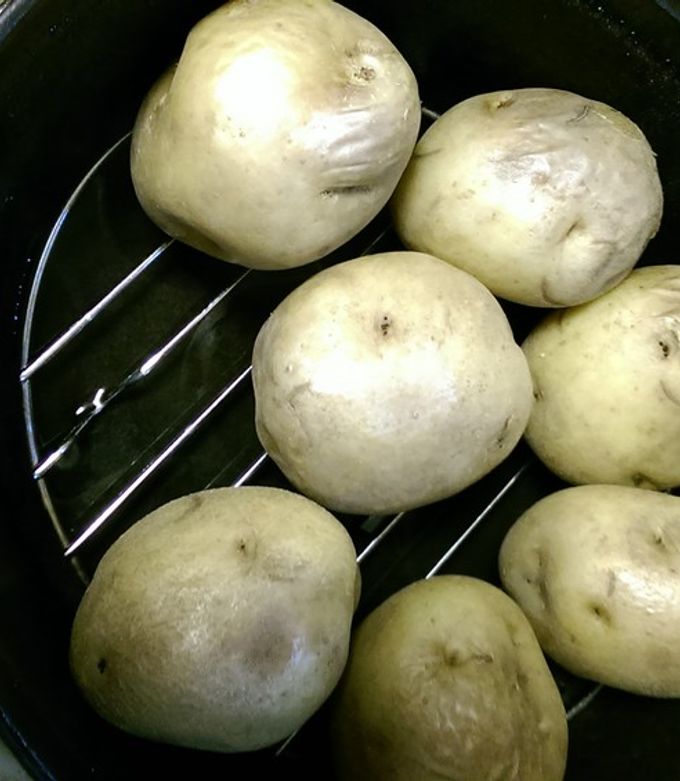 ダッチオーブンでじゃがいもをふかす-レシピのメイン写真