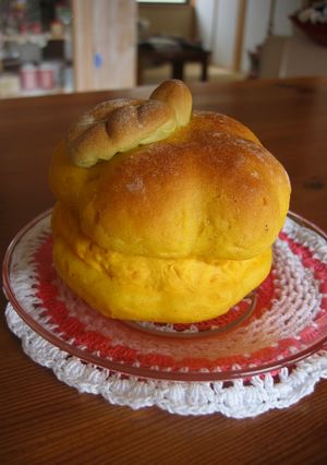 てごねで楽しい～♪かぼちゃパン-レシピのメイン写真