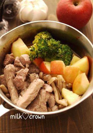 *りんごと豚肉のアヒージョ*-レシピのメイン写真