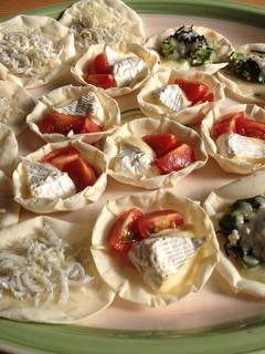 餃子の皮で簡単♪ カナッペ盛合せ-レシピのメイン写真