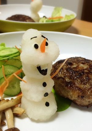 大根おろしアート ハンバーグのオラフ添え-レシピのメイン写真