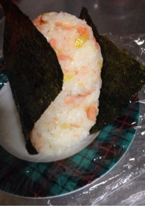 塩レモンと鮭フレークの混ぜ混ぜおにぎり-レシピのメイン写真
