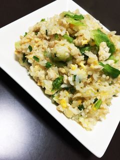 ランチ!鶏そぼろとレタスのパラパラ炒飯-レシピのメイン写真