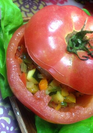 簡単でオシャレ!野菜だけのトマトファルシ-レシピのメイン写真