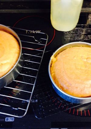 バターなしでスポンジケーキ、1度に2つ!-レシピのメイン写真