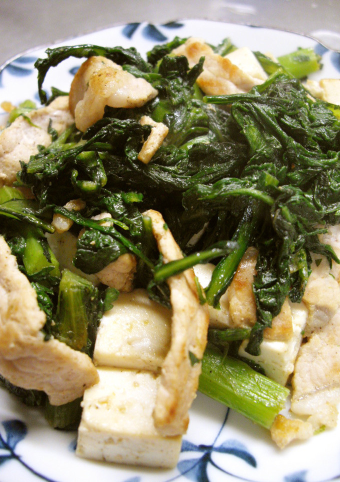 ほっぺがおちる！！春菊と豆腐の炒めもの♪-レシピのメイン写真