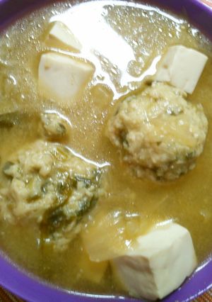 ニラ入り鶏団子 白菜 豆腐の 味噌煮込み-レシピのメイン写真