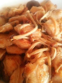 やわらか鶏むね肉とキノコのガリバタ醤油-レシピのメイン写真