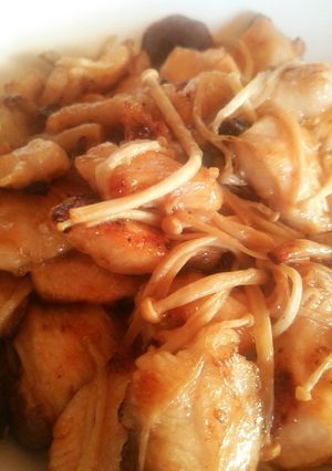 やわらか鶏むね肉とキノコのガリバタ醤油-レシピのメイン写真