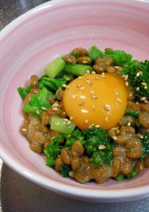 茎ブロッコリーと納豆の月見和え♪-レシピのメイン写真