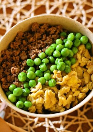 甘辛が大人気！豚そぼろの三色そぼろ丼-レシピのメイン写真