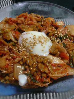 超簡単!?納豆キムチ。温玉添え♪-レシピのメイン写真