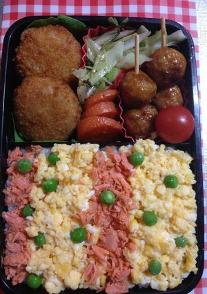鮭フレーク＆卵そぼろ弁当-レシピのメイン写真