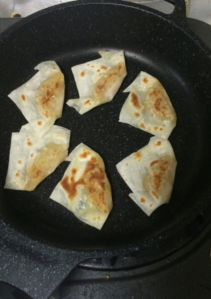 ワンタンの皮でツナとタマネギの包み焼き-レシピのメイン写真