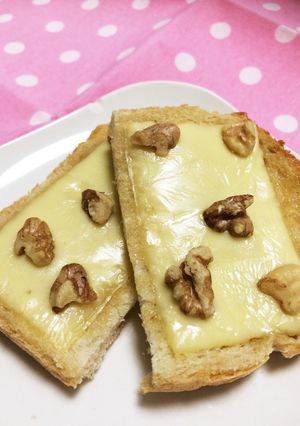 はちみつくるみチーズトースト-レシピのメイン写真