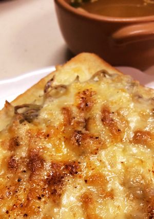 ジャコチーズトースト♡七味唐辛子でピリリ-レシピのメイン写真