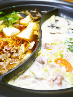 一度に2つの味♪白だし豆乳鍋&すき焼き鍋-レシピのメイン写真