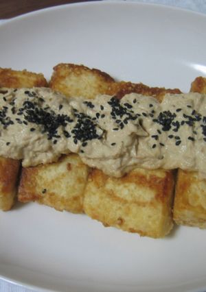 ツナマヨで！　ごまごま豆腐ステーキ-レシピのメイン写真