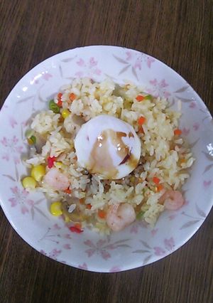 簡単♪エビピラフに温玉のせ、ちょい足し-レシピのメイン写真