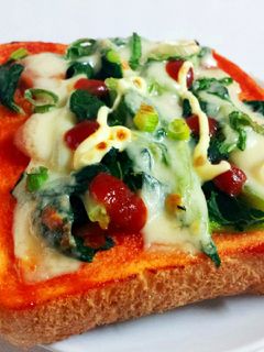 簡単!大根の葉っぱピザパン-レシピのメイン写真