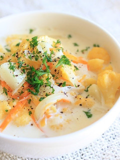 カリフラワーとじゃがいもの豆乳スープ。-レシピのメイン写真