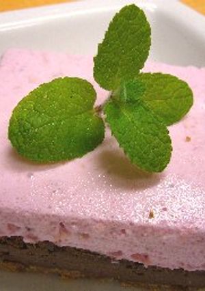 ココアdeチーズケーキon苺ムース-レシピのメイン写真