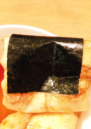 簡単手抜き!甘辛味の焼きもち海苔巻き-レシピのメイン写真