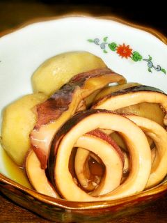 ほっこり旨♪里芋とイカの煮物-レシピのメイン写真