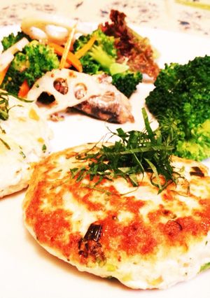 お麩と豆腐のふわもち高菜炒め入り和バーグ-レシピのメイン写真