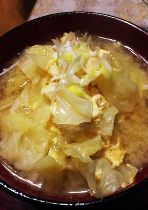 お夜食にも!キャベツ味噌スープ(^ω^)-レシピのメイン写真