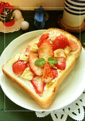 食感W❀ミルキーな白チョコいちごトースト-レシピのメイン写真