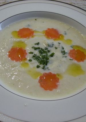 カリフラワーと豆乳の白いスープ-レシピのメイン写真