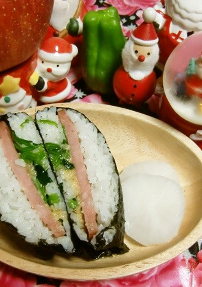 ほうれん草とハムの☆クリスマスおにぎらず-レシピのメイン写真
