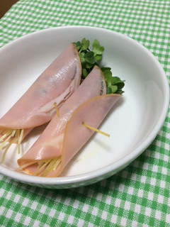 お弁当のスキマに♩カイワレのハム巻き巻き-レシピのメイン写真