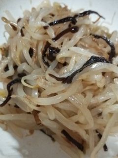 もやしの塩こんぶラー油和え-レシピのメイン写真