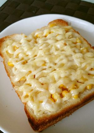 おひとりさまランチ☆コーンチーズトースト-レシピのメイン写真