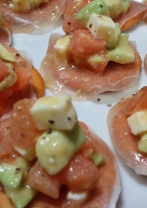 アボガドトマトチ−ズ！on　theリッツ-レシピのメイン写真