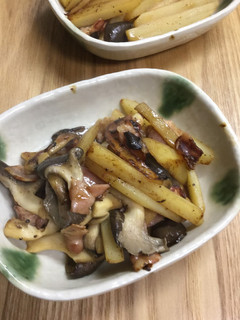 霜降りひらたけとじゃがいもの炒め物-レシピのメイン写真