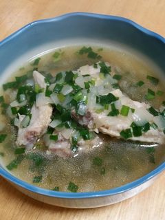 コラーゲンたっぷり♪手羽先とニラのスープ-レシピのメイン写真